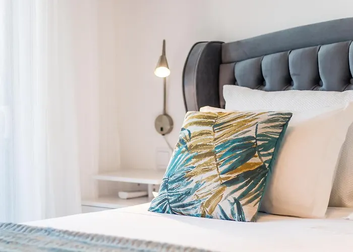 Delnatte By Alzira Apartment